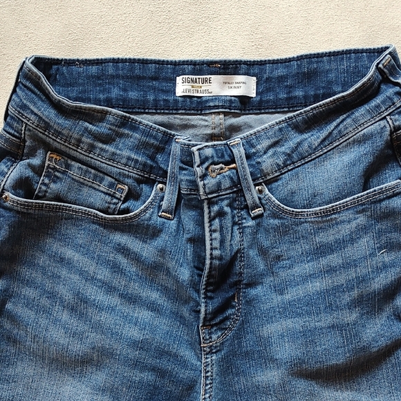 Signature by Levi Strauss Women's Dark Blue Skinny Jeans - Picture 2 of 7